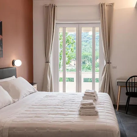 Flora Pensionat 4*
