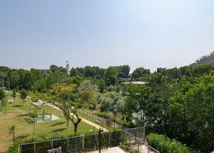 Flora Πανσιόν